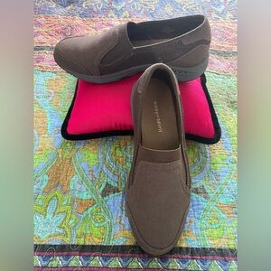 Easy Spirit Women's Dark Brown Slip-On Loafers